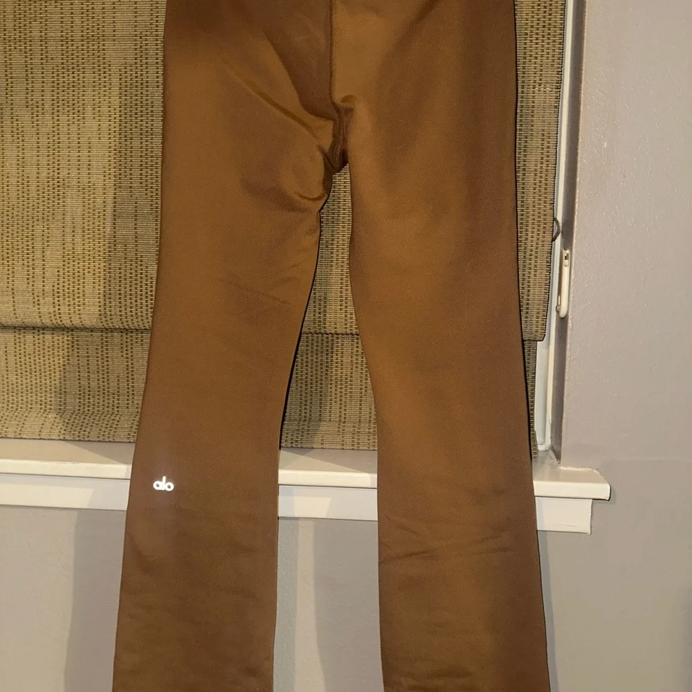 Alo YOGA cinnamon brown women's pants size small low waist